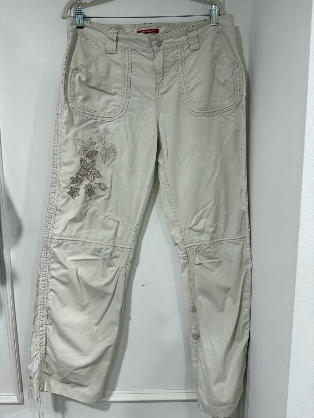 UNIONBAY Women's Straight Leg Jeans in Cream with Embroidered Floral Detail